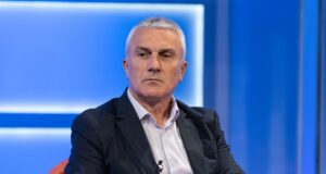 Slaviša Orlović za Nova.rs: Tvitujem, znači postojim – na to se sveo naš život, umesto da tražimo izlaz iz lavirinta