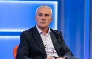 Slaviša Orlović za Nova.rs: Tvitujem, znači postojim – na to se sveo naš život, umesto da tražimo izlaz iz lavirinta