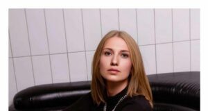 Francuska umetnost žari i pali Charape1