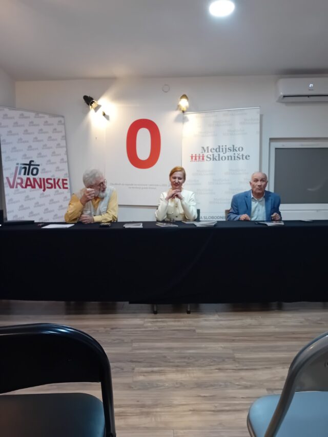 TRIBINA_Photo-V TRIBINA Photo V